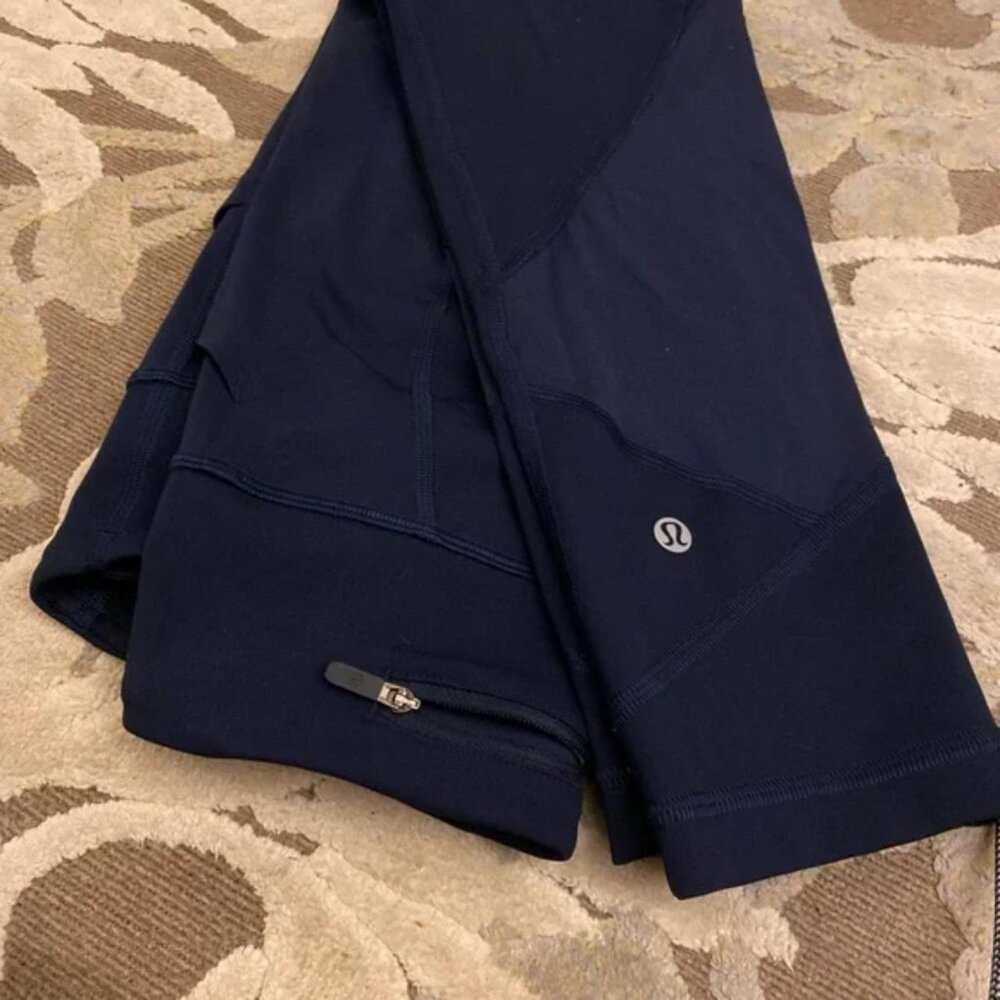 Lululemon leggings with side packets dark navy color size 4